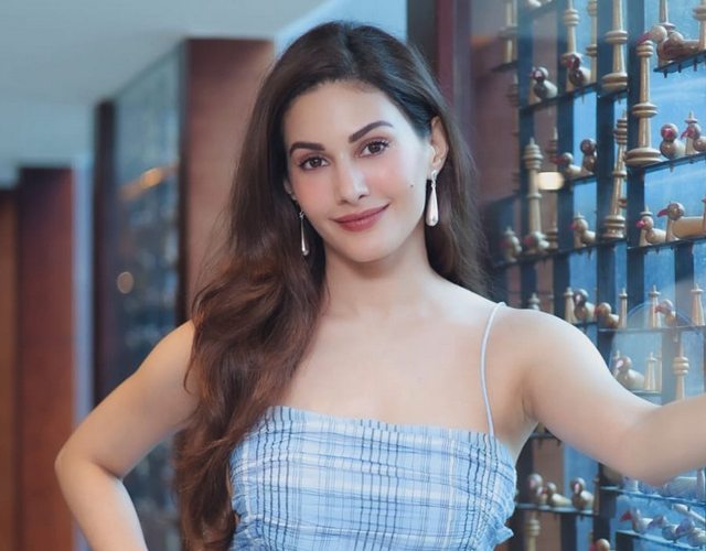 Actress Amyra Dastur New Photos